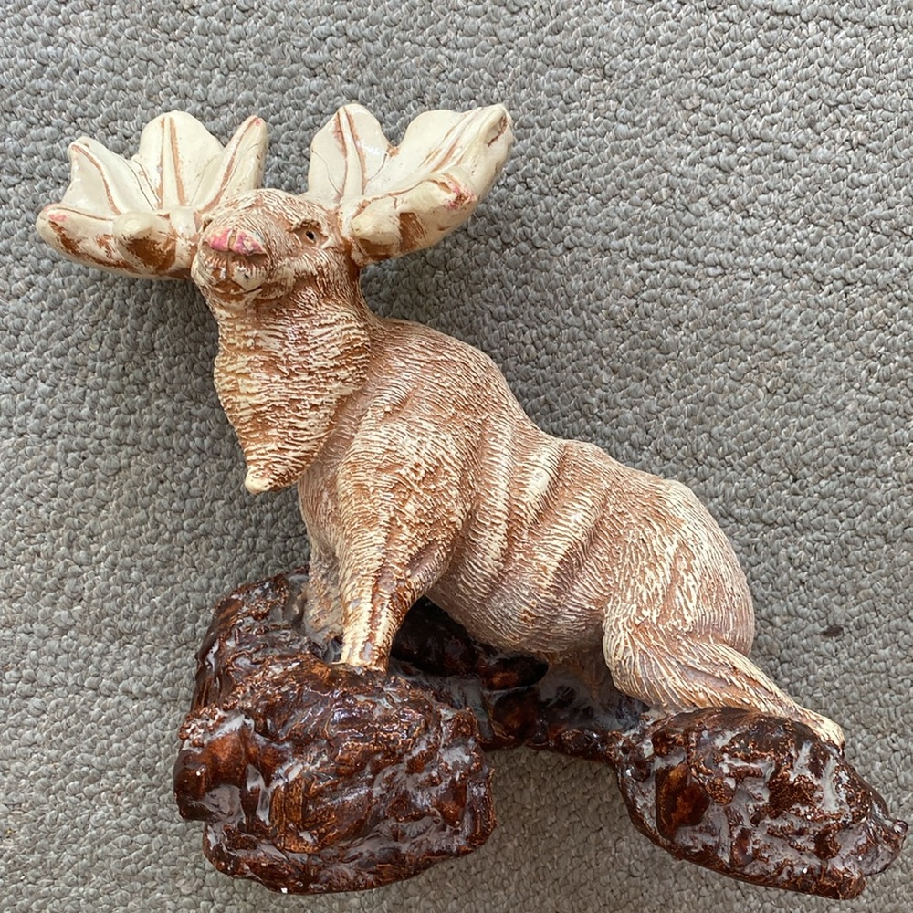 JARU  Deer statue 10”x14”. 8 1/2 lbs. Designer pick.MCM